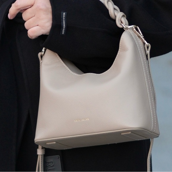 MIDI CHELSEA CROSSBODY, TOP HANDLE, BRACELET BAG - Picture 3 of 4